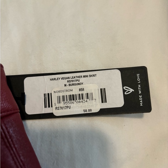Lulus vegan leather skirt (M) NWT - Picture 8 of 10